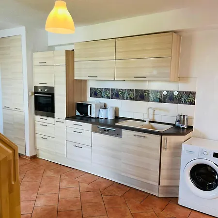 Spacious For 6 Appartamento Beckerwitz