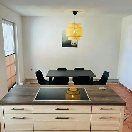 Appartamento Spacious For 6